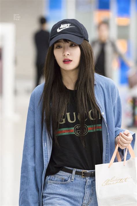 red velvet seulgi gucci|RED VELVET Seulgi Looks So Empowered With Her Gucci Bag.